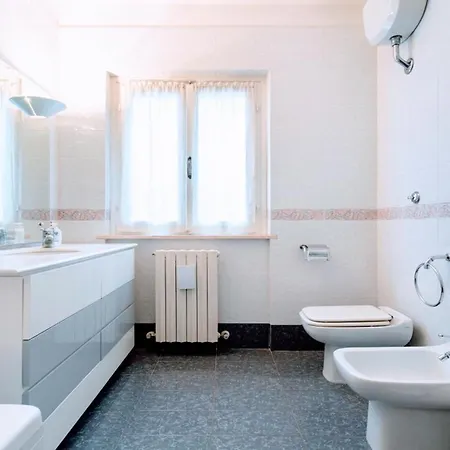 Villa Vallocchia - Sleeps 18 Exclusive Poolgrounds 5 *