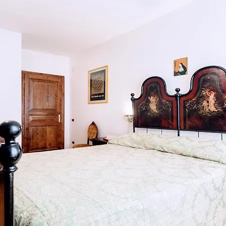 Villa Vallocchia - Sleeps 18 Exclusive Poolgrounds 5