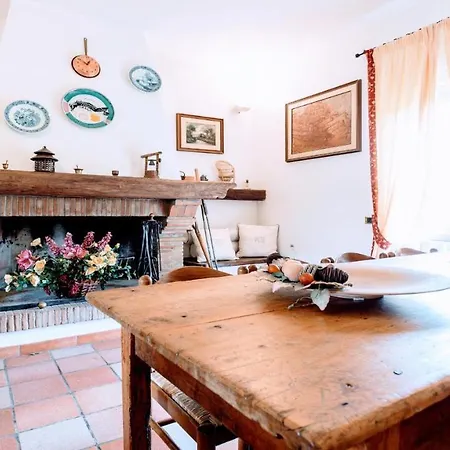 Villa Vallocchia - Sleeps 18 Exclusive Poolgrounds 5 Villa